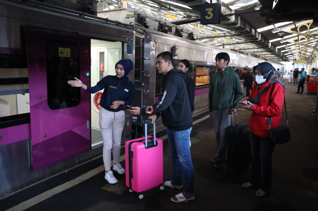 Libur Panjang Pt Kai Daop Tambah Satu Rangkaian Perjalanan Ka Lodaya Relasi Bandung